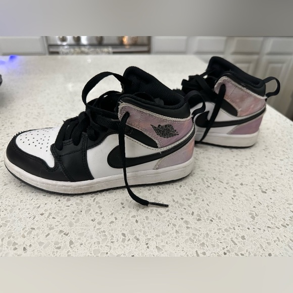 Nike Air Jordan 1 Mid Bleached Coral Tie Dye White Black (GS) DM6216-001 Size 1Y - Picture 3 of 5